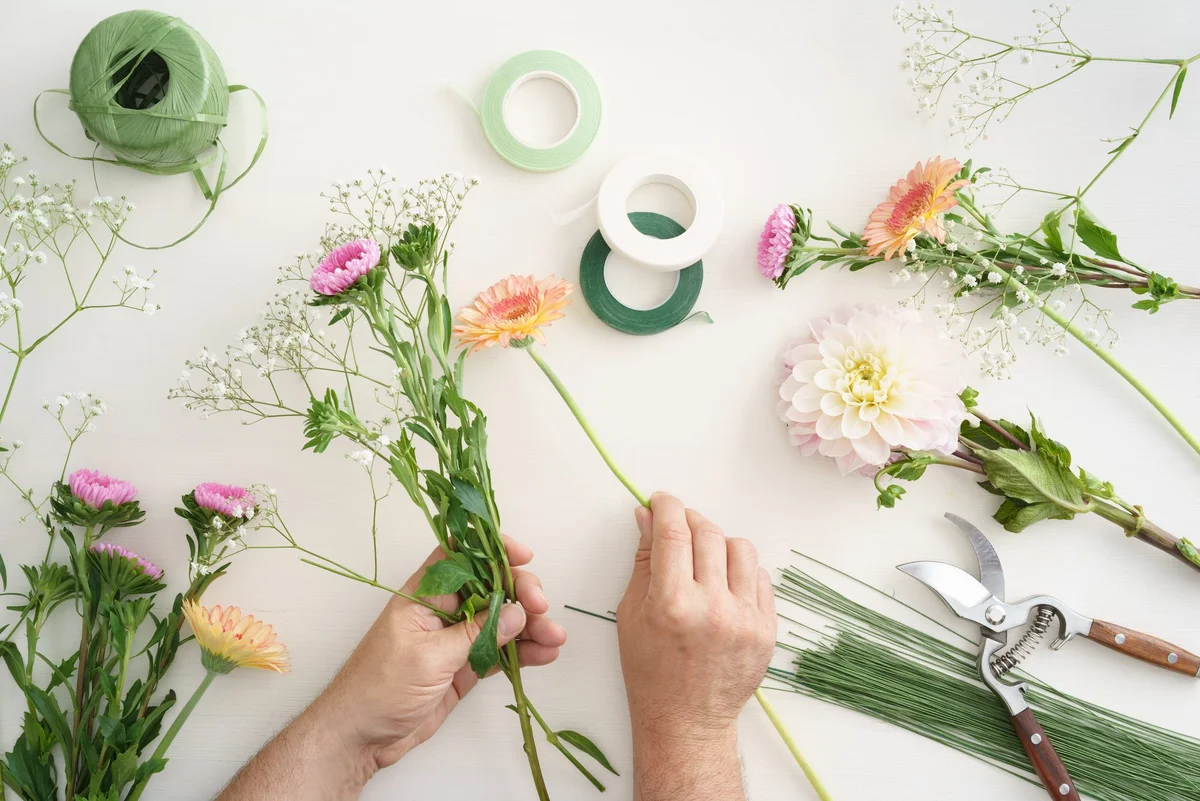 Як зв'язати квітковий букет: 6 кроків до DIY-букету