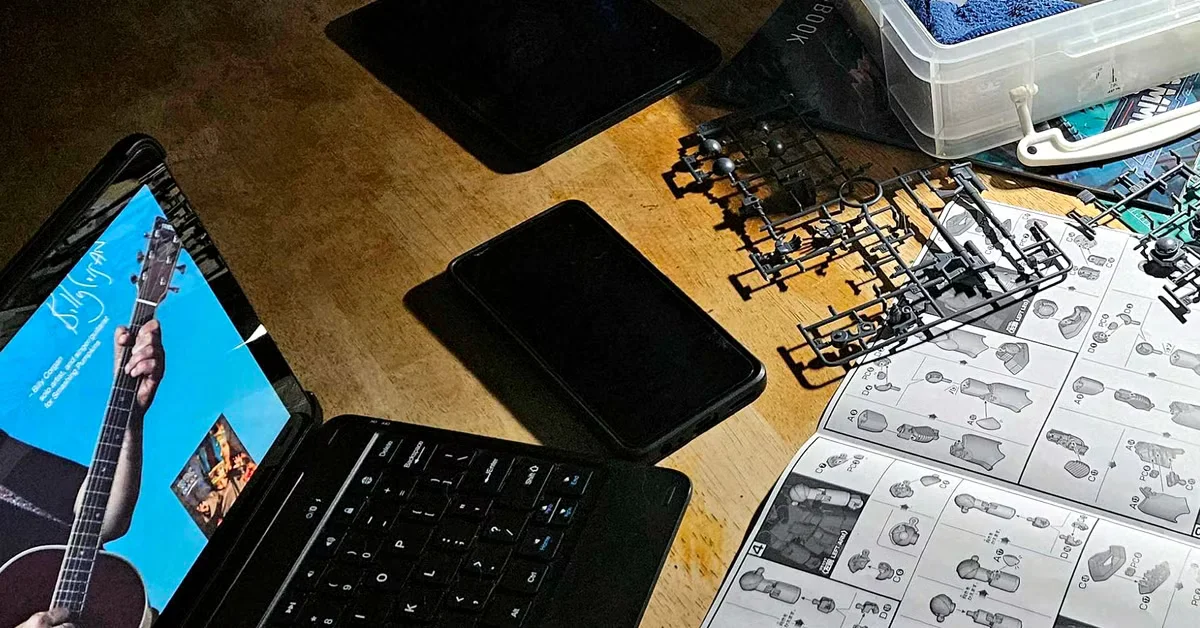 4 способи, як я перетворив старий дешевий телефон Motorola на корисний інструмент для домашньої лабораторії