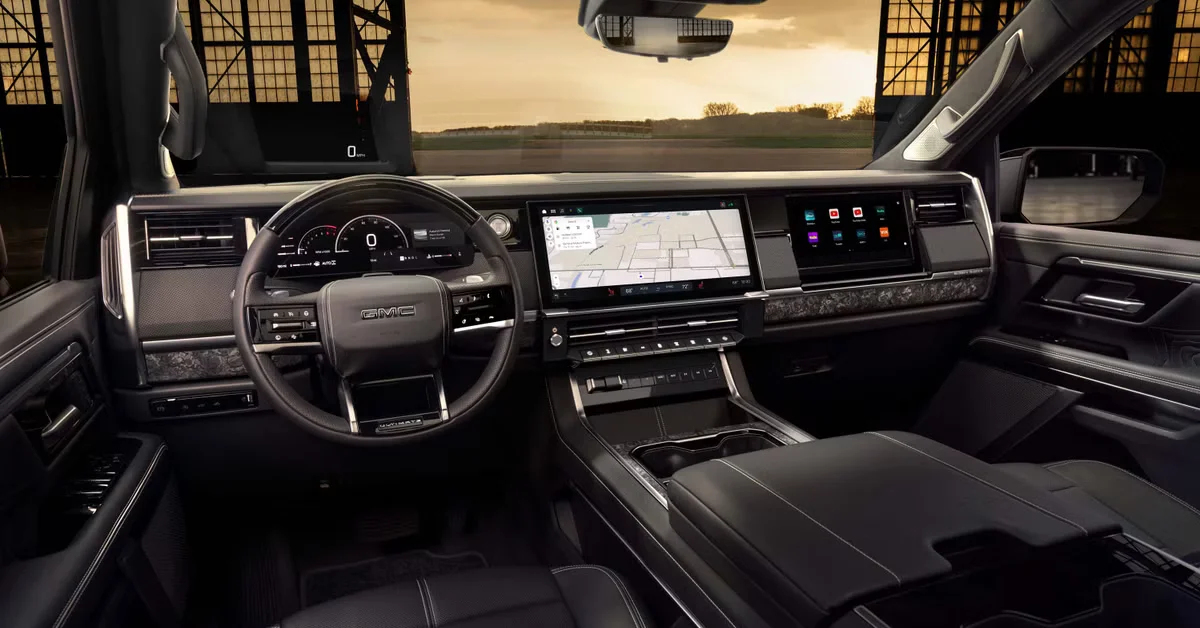 GMC встановив п'ять екранів у 2027 Sierra, але є одна річ, яка погіршується в нових автомобілях
