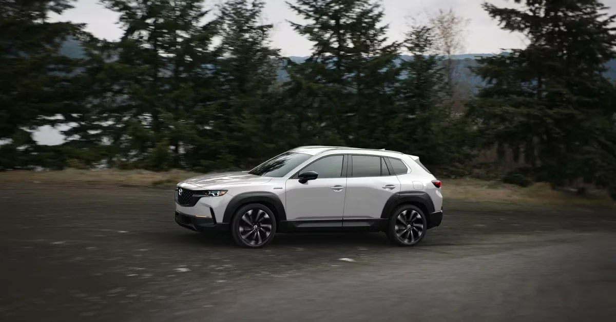 Гібрид Mazda, що працює на технологіях RAV4 без надбавки