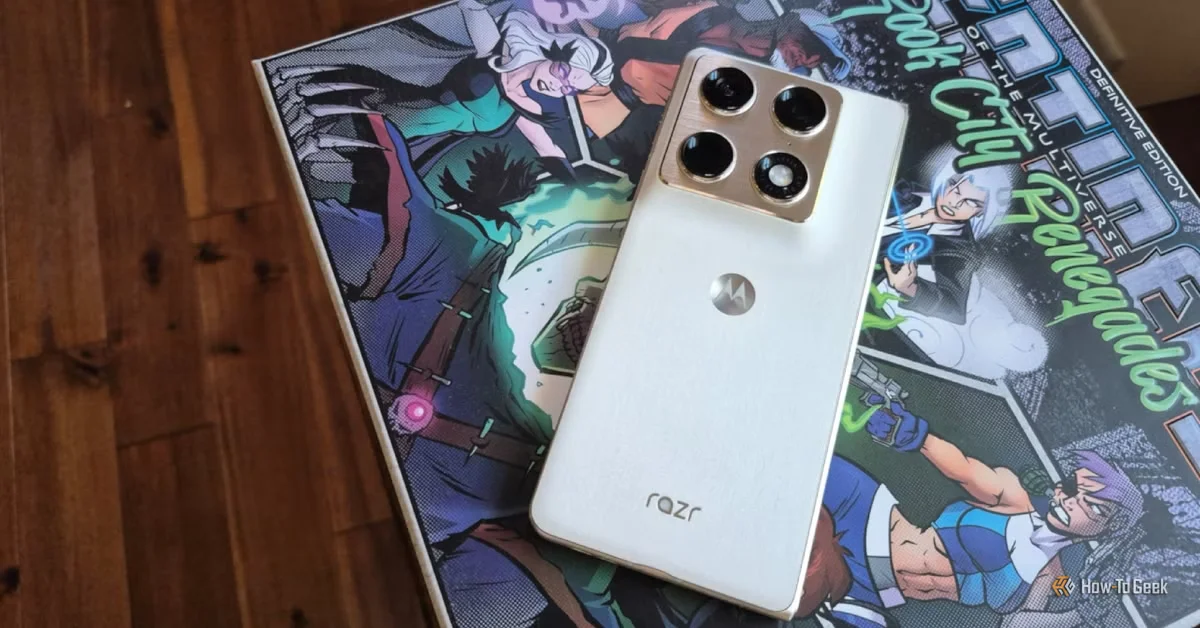 Чому Motorola Razr Fold перевершує Samsung у світі складаних телефонів